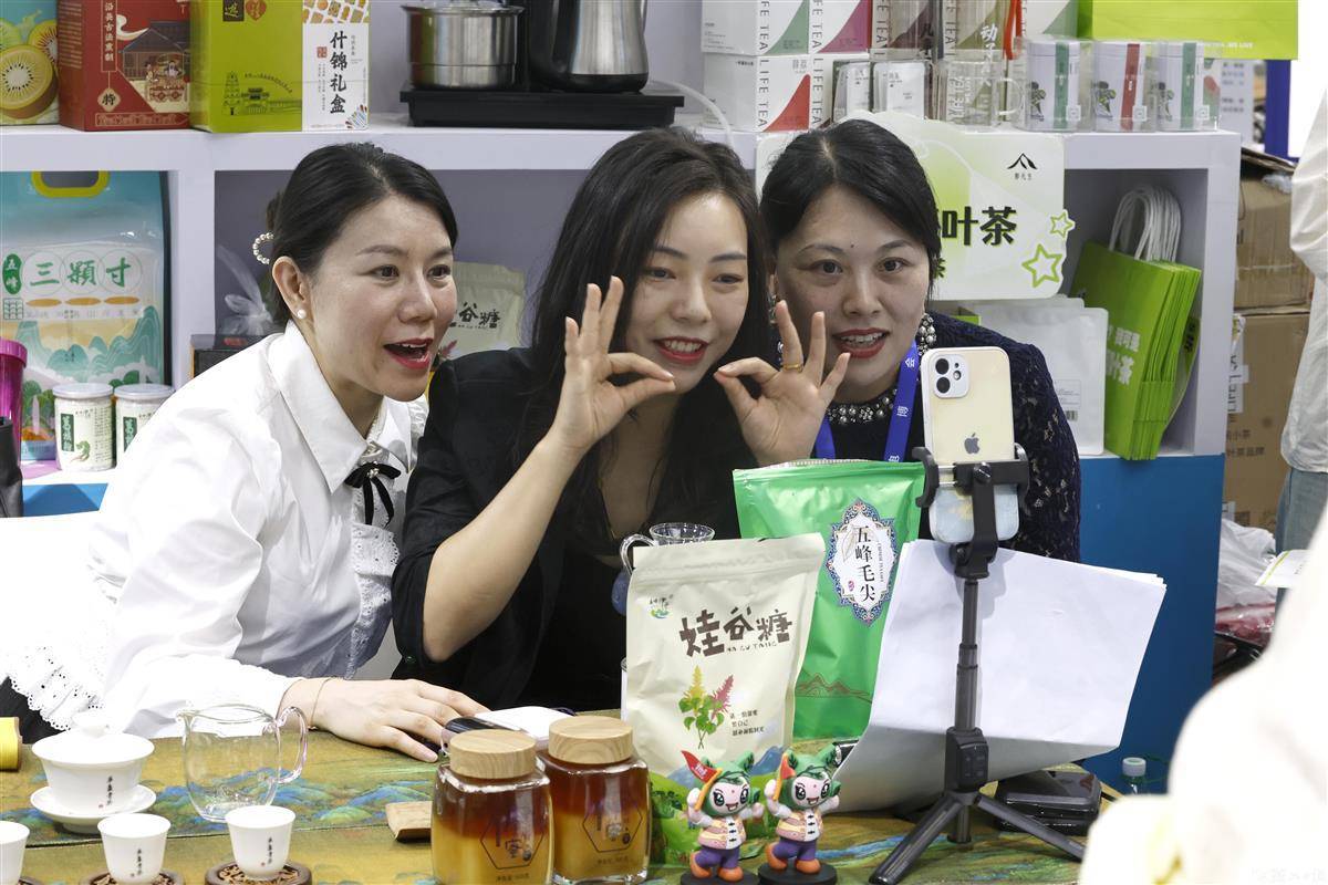 博乐棋牌怎么样